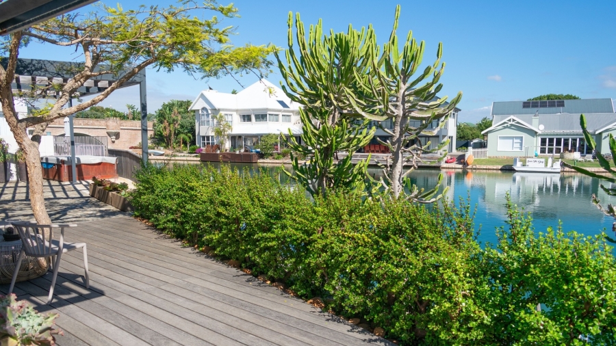 4 Bedroom Property for Sale in Marina Martinique Eastern Cape